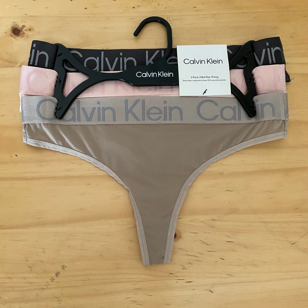 Calvin Klein Women’s 3pk Mid-Rise Thong Sz S